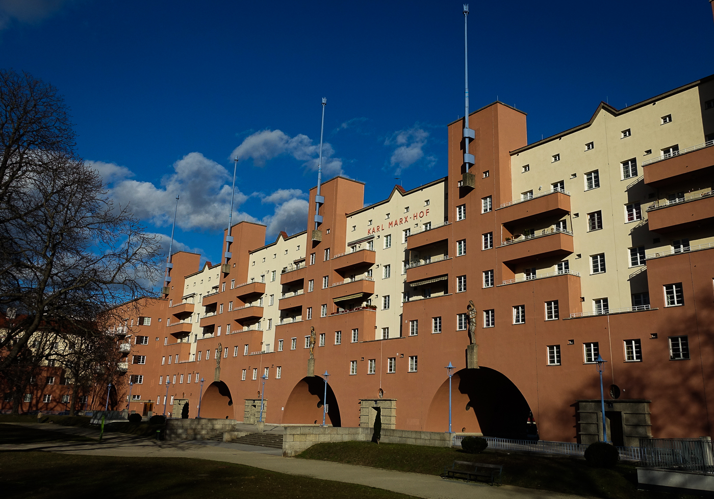 Svetloba, sonce in zrak v palači proletariata