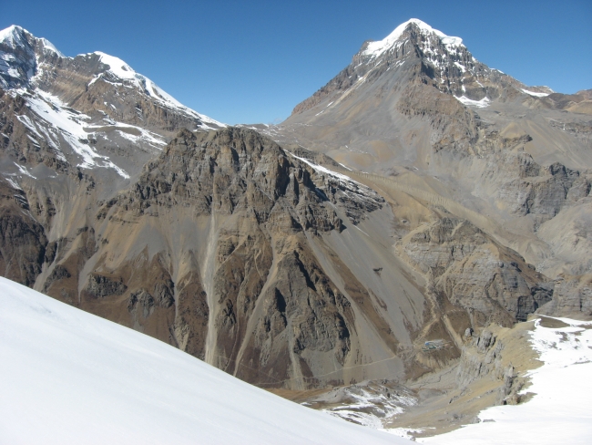 Viva! Snowstorm above Annapurna