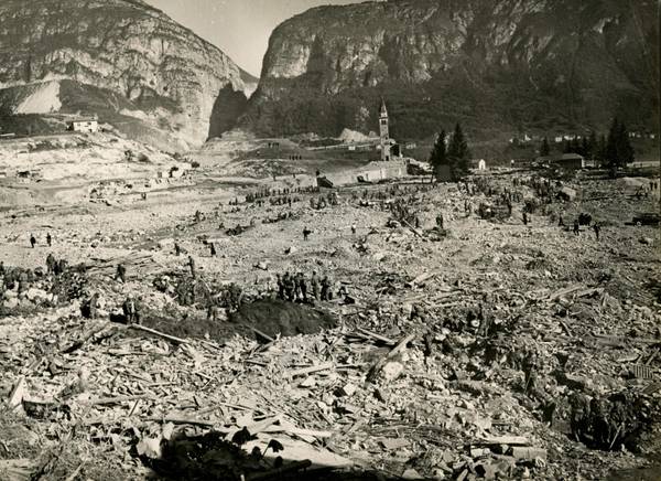 Opustošena pokrajina, kjer je nekoč stala vasica Logarone