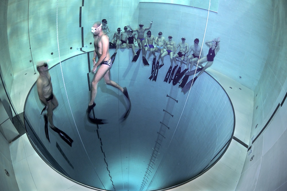 Training Sessions In The World S Deepest Pool Our Space