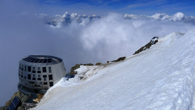 Najvišja in najmodernejša koča v Franciji_ Refuge du Gouter (3835 m).